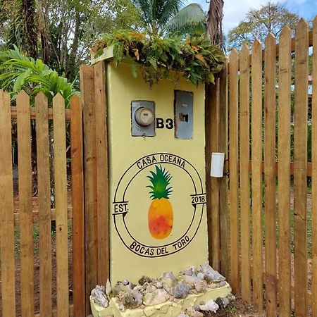 Casa Oceana Bed & Breakfast ボカス・タウン エクステリア 写真